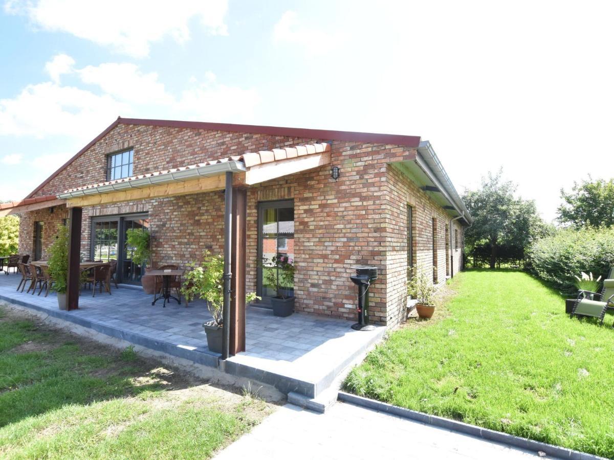 Tasteful Holiday Home In Sijsele Brugge With Garden Veldhoek Eksteriør billede