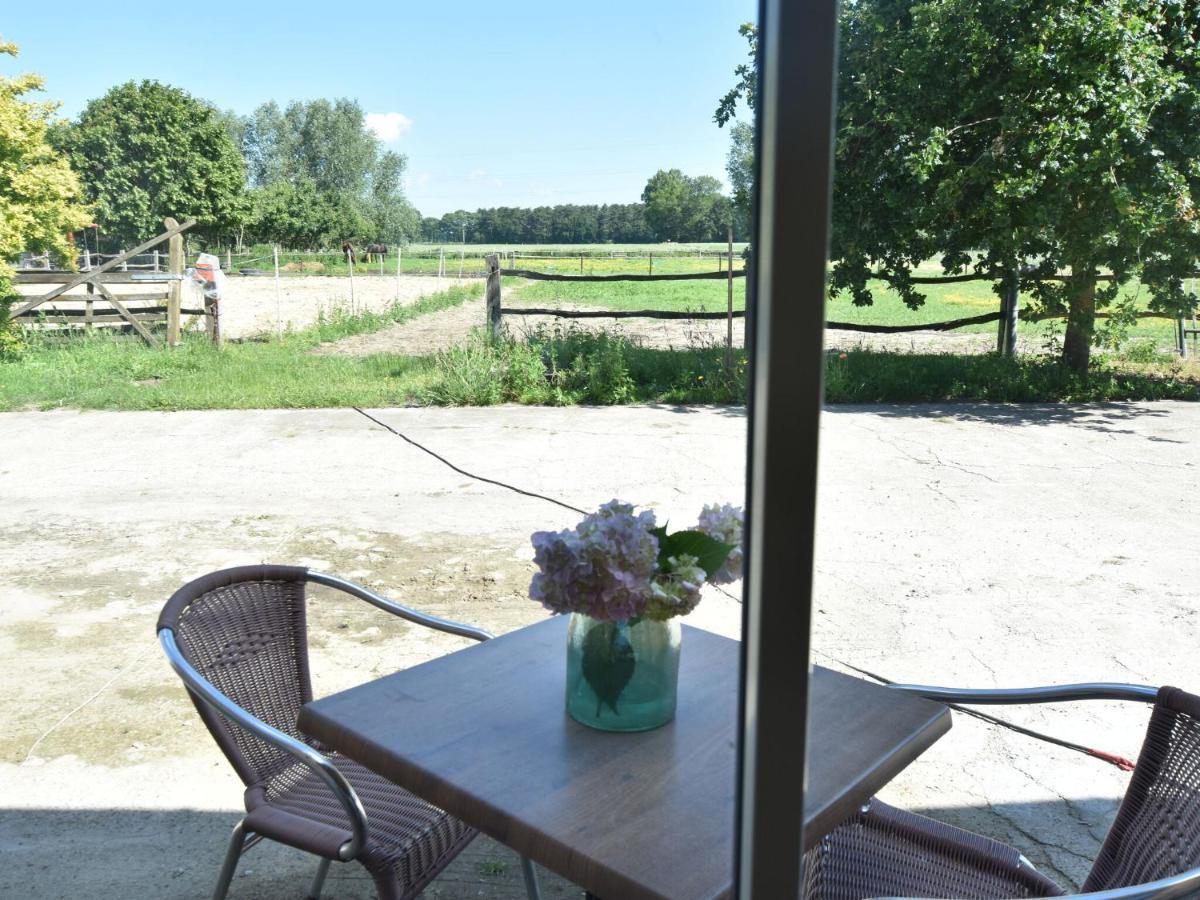Tasteful Holiday Home In Sijsele Brugge With Garden Veldhoek Eksteriør billede